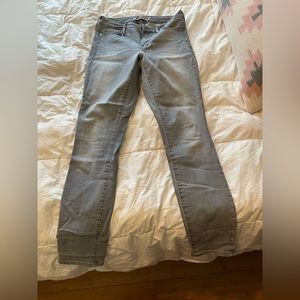 Athleta Sculptek Ultra Skinny Jean Pant size 4 grAY EUC